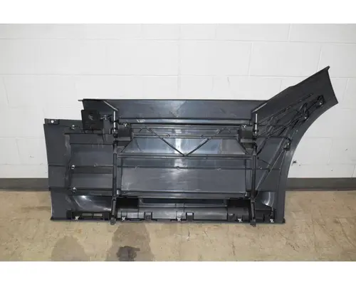 VOLVO VNL Gen 3 Side Fairing