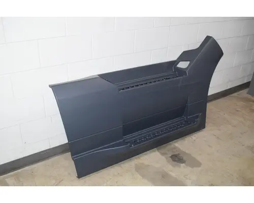 VOLVO VNL Gen 3 Side Fairing