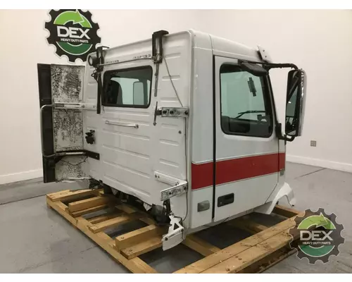 VOLVO VNL day cab Cab