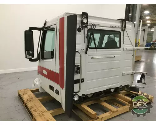 VOLVO VNL day cab Cab