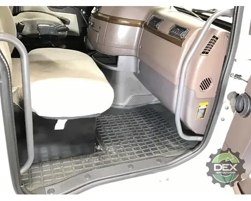 VOLVO VNL day cab Cab