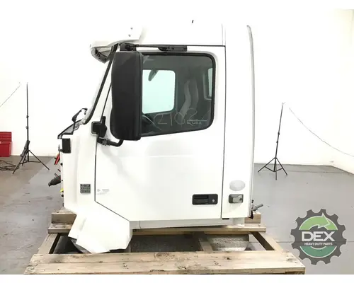 VOLVO VNL day cab Cab