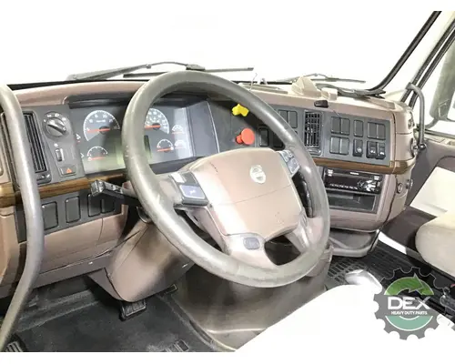 VOLVO VNL day cab Cab