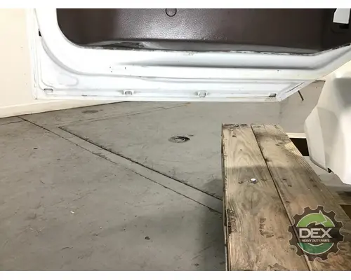 VOLVO VNL day cab Cab