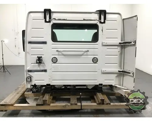 VOLVO VNL day cab Cab