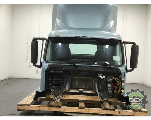 VOLVO VNL day cab Cab