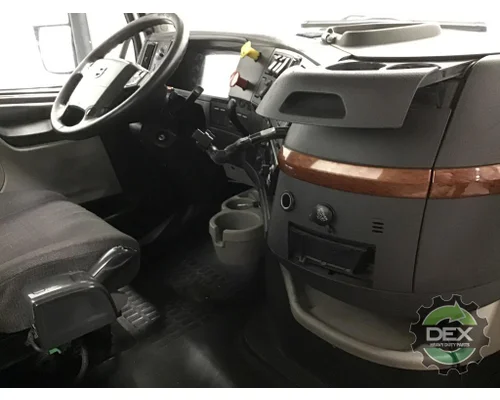 VOLVO VNL day cab Cab