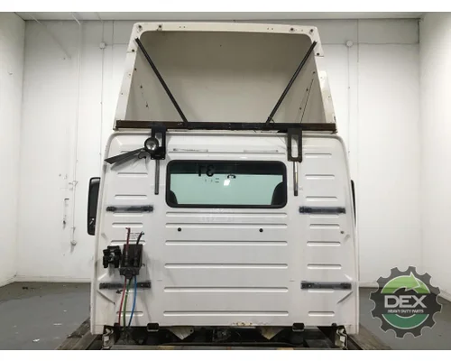 VOLVO VNL day cab Cab