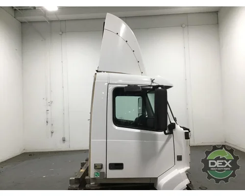 VOLVO VNL day cab Cab