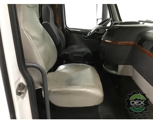 VOLVO VNL day cab Cab