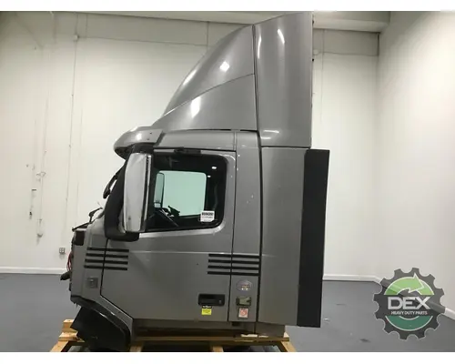 VOLVO VNL day cab Cab