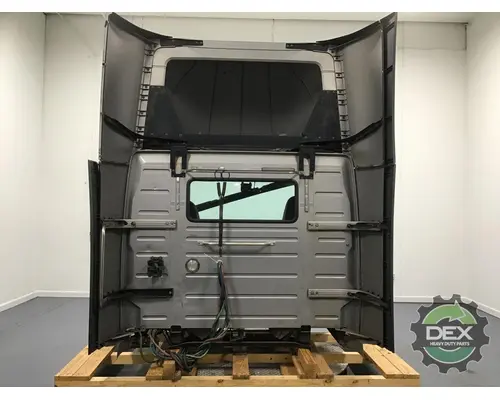 VOLVO VNL day cab Cab