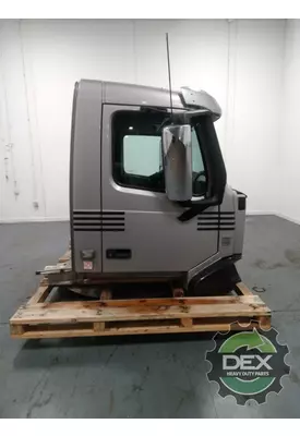 VOLVO VNL day cab Cab