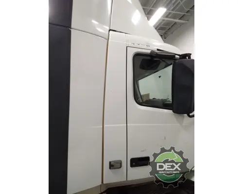 VOLVO VNL day cab Cab