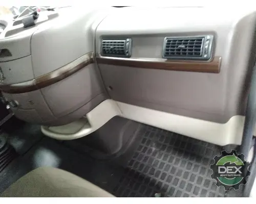 VOLVO VNL day cab Cab