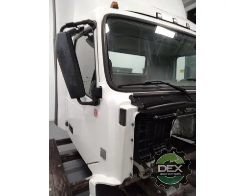 VOLVO VNL day cab Cab