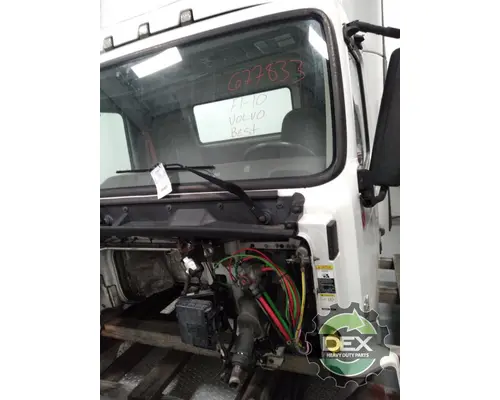 VOLVO VNL day cab Cab