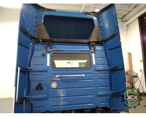 VOLVO VNL day cab Cab