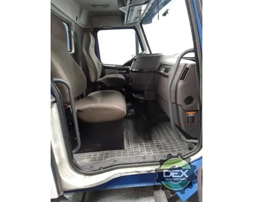 VOLVO VNL day cab Cab