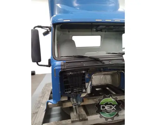 VOLVO VNL day cab Cab