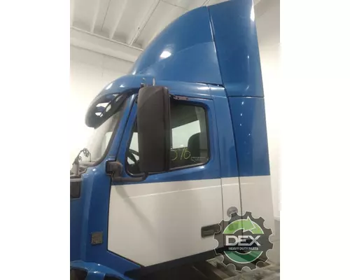 VOLVO VNL day cab Cab