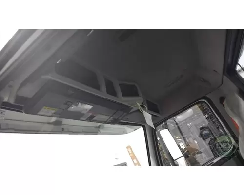 VOLVO VNL day cab Cab