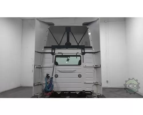 VOLVO VNL day cab Cab