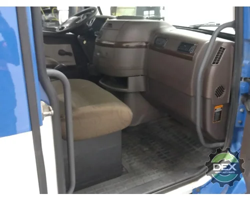 VOLVO VNL day cab Cab
