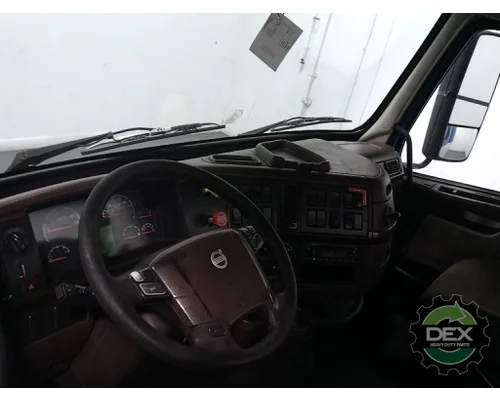 VOLVO VNL day cab Cab