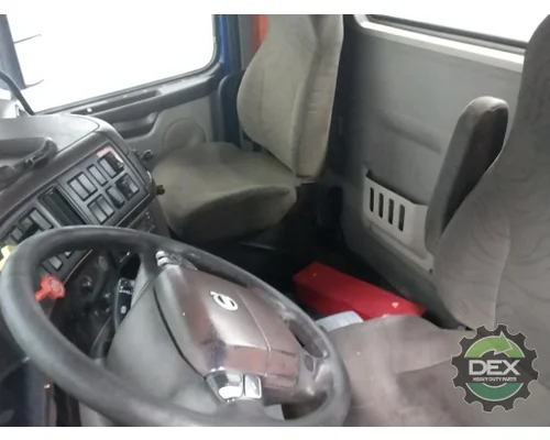 VOLVO VNL day cab Cab