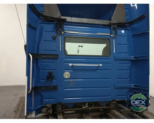 VOLVO VNL day cab Cab