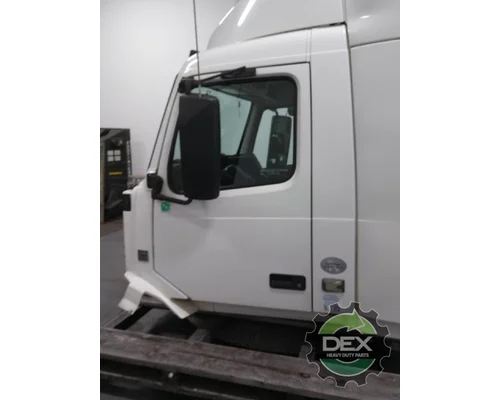 VOLVO VNL day cab Cab