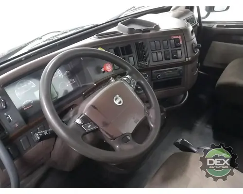 VOLVO VNL day cab Cab