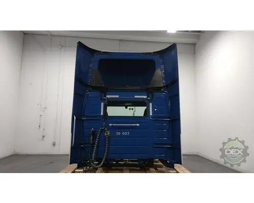 VOLVO VNL day cab Cab