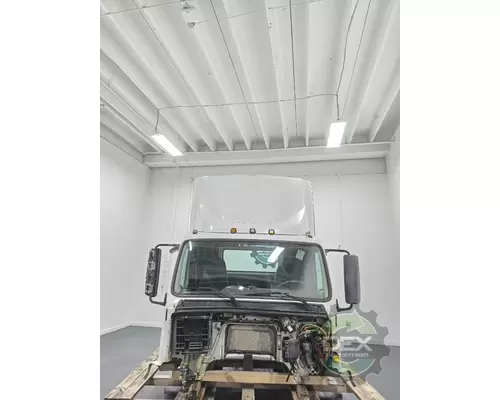 VOLVO VNL day cab Cab