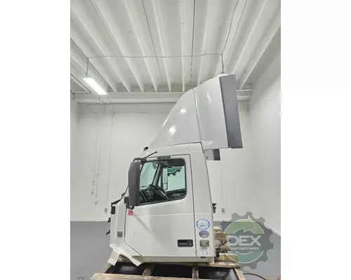 VOLVO VNL day cab Cab