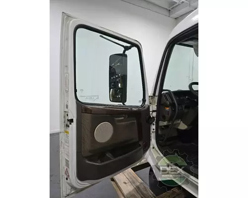 VOLVO VNL day cab Cab