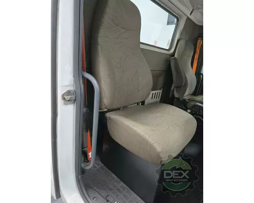 VOLVO VNL day cab Cab