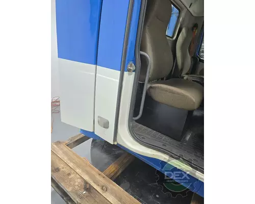 VOLVO VNL day cab Cab