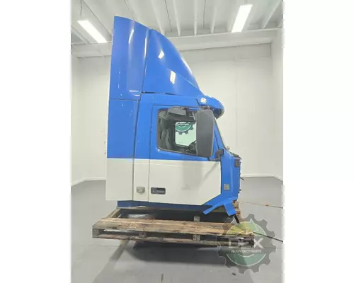 VOLVO VNL day cab Cab