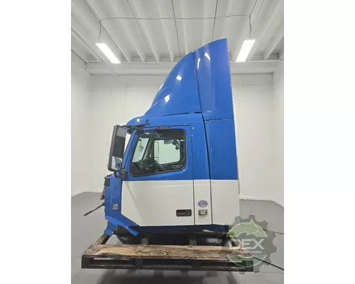 VOLVO VNL day cab Cab
