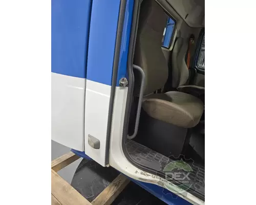 VOLVO VNL day cab Cab