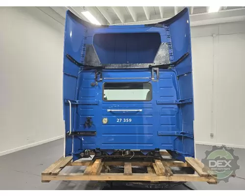 VOLVO VNL day cab Cab