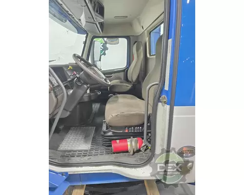 VOLVO VNL day cab Cab