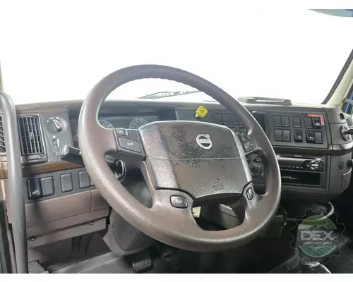VOLVO VNL day cab Cab