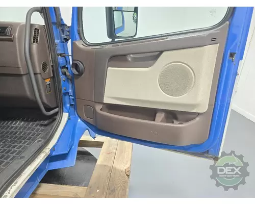 VOLVO VNL day cab Cab