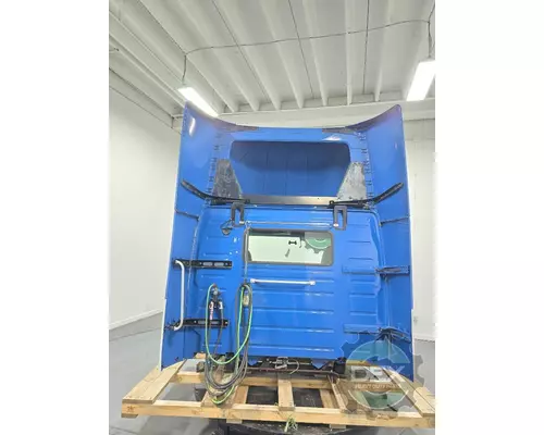 VOLVO VNL day cab Cab