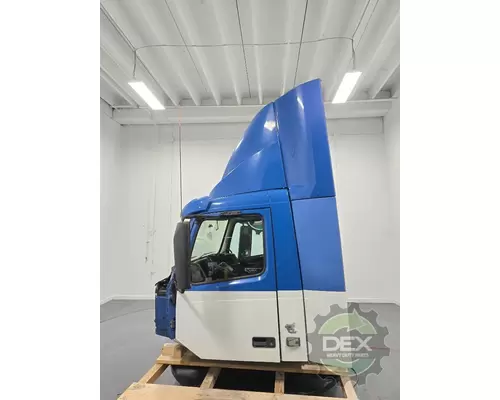 VOLVO VNL day cab Cab