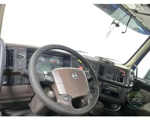 VOLVO VNL day cab Cab