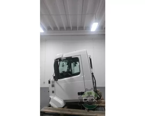 VOLVO VNL day cab Cab